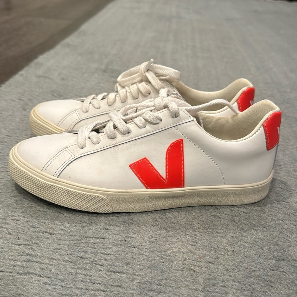 Veja sneakers, US sz 5